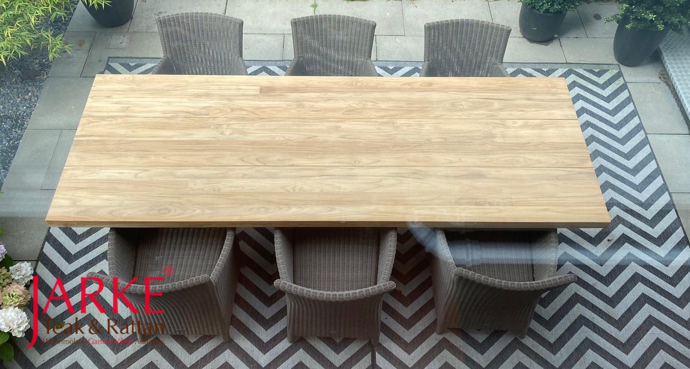 Teak Tisch Ava mit X-Beinen