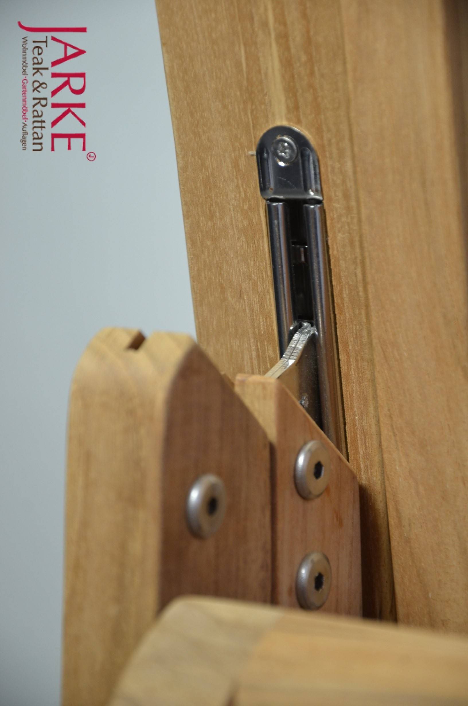 Teak Klappstuhl mit ergonomischen Rückenteil