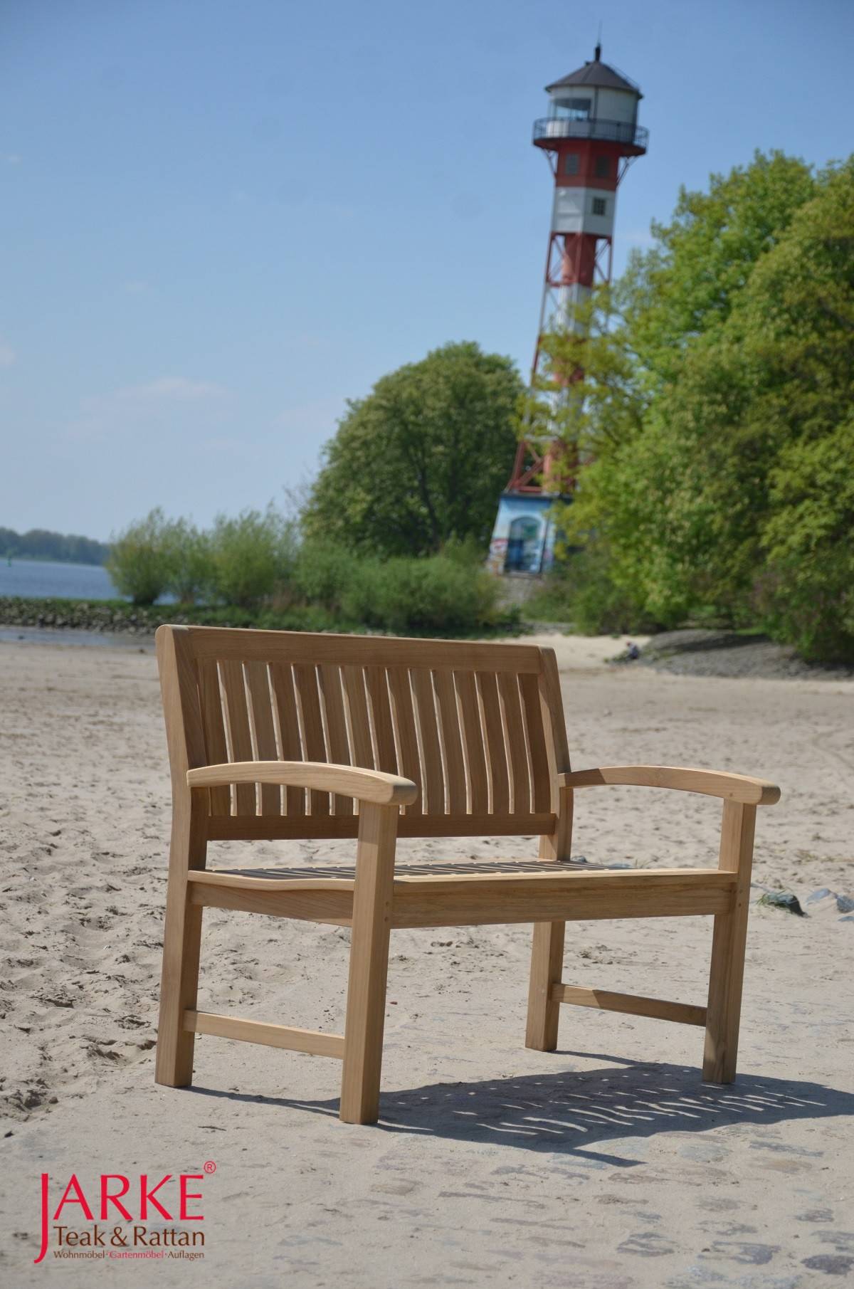 Komfortable Teak Bank Angulia, ergonomische Lattung im Sitz und Rückenfläche