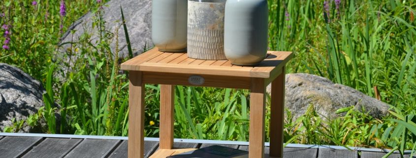 Teak Beistelltisch mit Unterboden