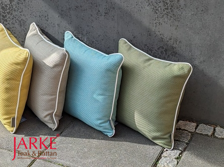 Outdoor Zierkissen aus Olefin, in 4 Farben, weißer Keder umlaufend