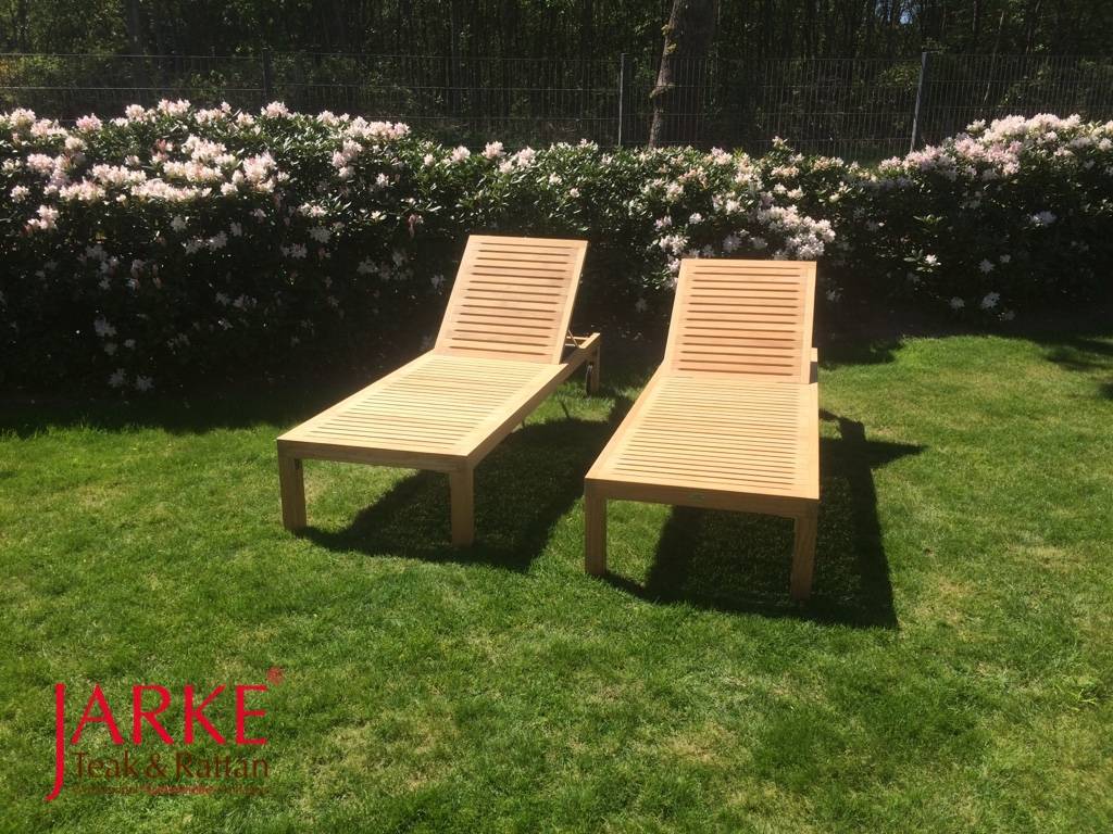Moderne Teak Liege mit Rädern